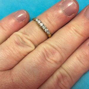 14k yellow gold and diamond ring. Size 6